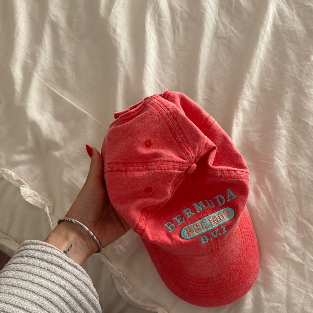 Red Bermuda Cap - Picture 3 of 3